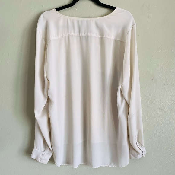 I Heart Ronson Blouse Womens Size XS Ivory Roll Tab Sleeves Flowly Lightweight - Picture 2 of 9